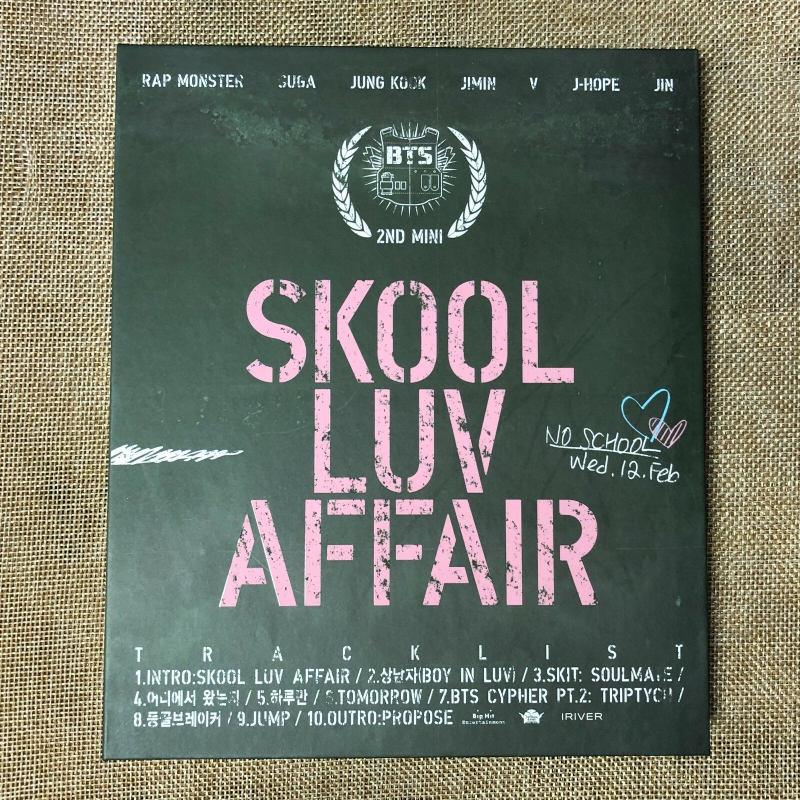 BTS [ SKOOL LUV AFFAIR Album ] Photobook + CD / NO PC / New / Gift