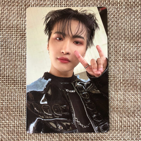 ATEEZ SEONGHWA [THE WORLD EP.1 : MOVEMENT] Official Photocard, Diary Ver. / Gift
