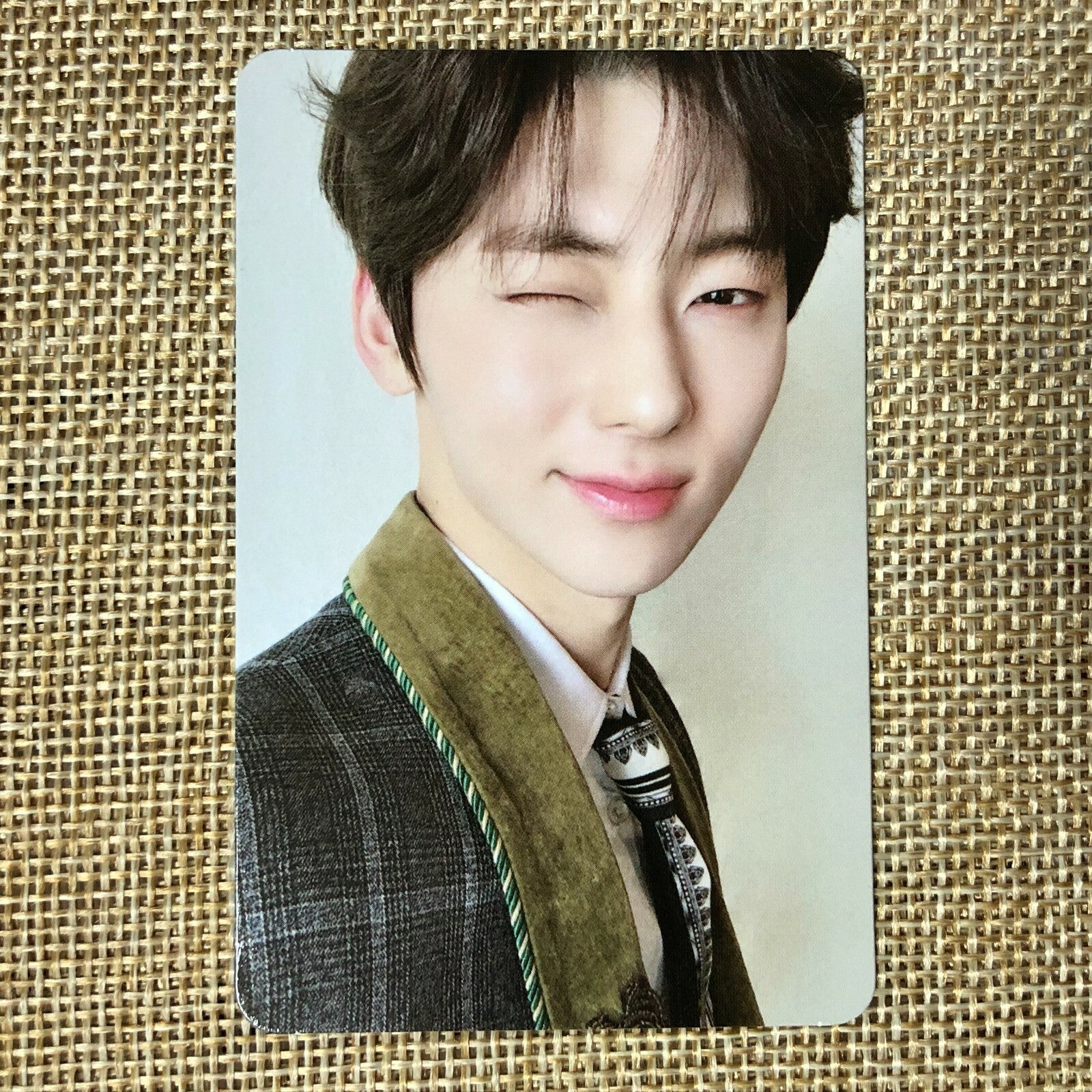 Nu'est MINHYUN #2 [Happily Ever After] Official Photocard, 6th Mini / New / Gift