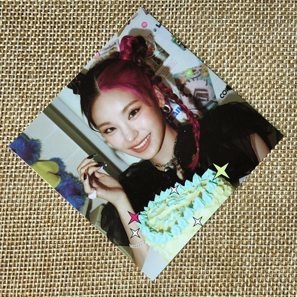 ITZY YEJI #2 [ CRAZY IN LOVE ] Official Preorder Special Photocard / New / Gift