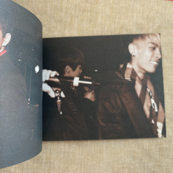 SHINEE [ 2009 YEAR OF US Album Korean Ver. ] Photobook+CD / Great, Rare / Gift