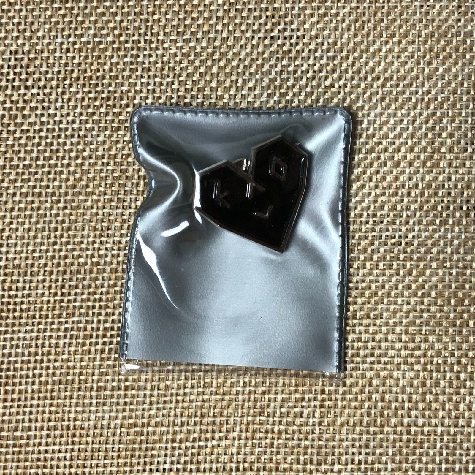 EXO [ Official Fanclub EXO-L KIT ] Metal Logo Badge, SM Town / New / Gift