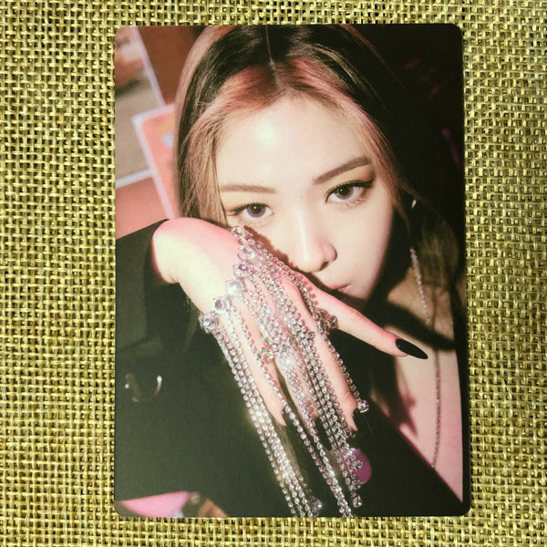 ITZY GROUP [ GUESS WHO ] Official Special Photocard Set / New / Gift