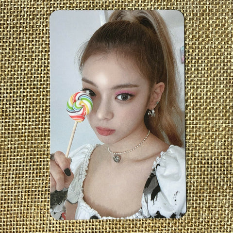 ITZY LIA #4 [ CRAZY IN LOVE ] Official Photocard, 1st Album / New / Gift