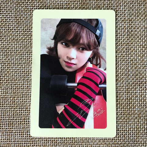 TWICE JEONGYEON [Twicetagram Pre-Order] Official Photocard, 1st Album / Gift