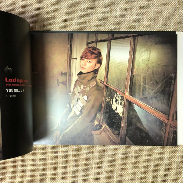 LED APPLE HAND SIGNED [ CODA ] 2nd Single Promo Album Autographed / NO PC / New