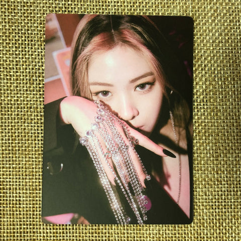 ITZY RYUJIN [ GUESS WHO ] Official Special Photocard / New / Gift