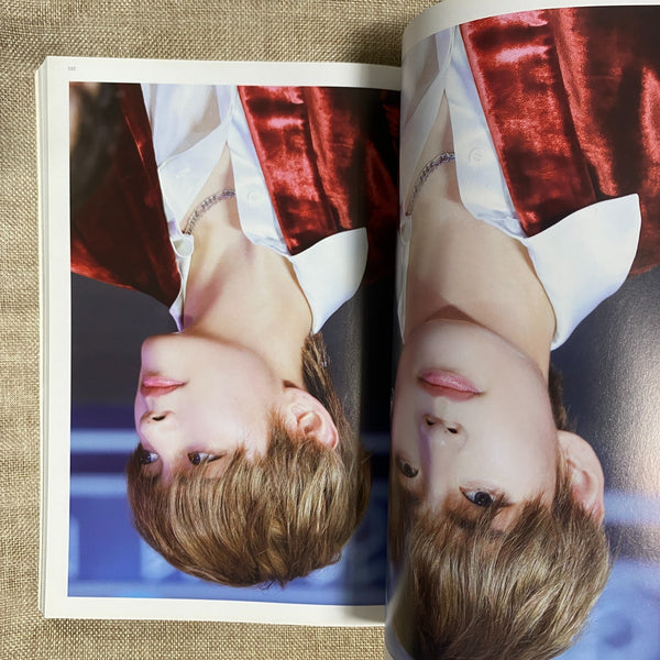 BTS V [ GLEAM DREAM Exhibition Photobook ] Nuna V 420 p, 22x32 cm/Good, Rare /+G