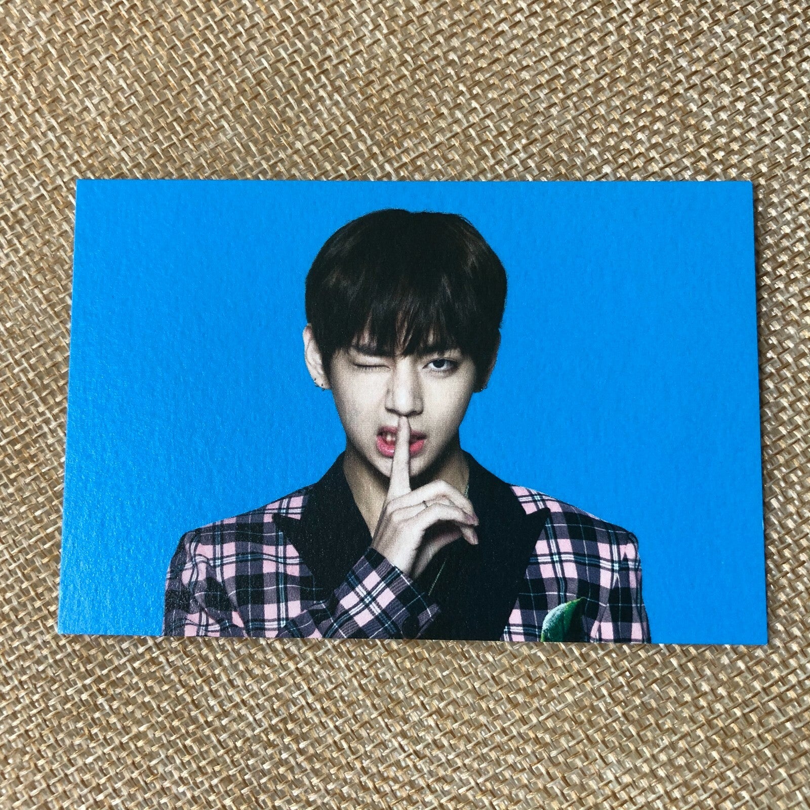 BTS V 1/8 [ The Wings Tour Final Concert ] Official Mini Photocard / New / Gift