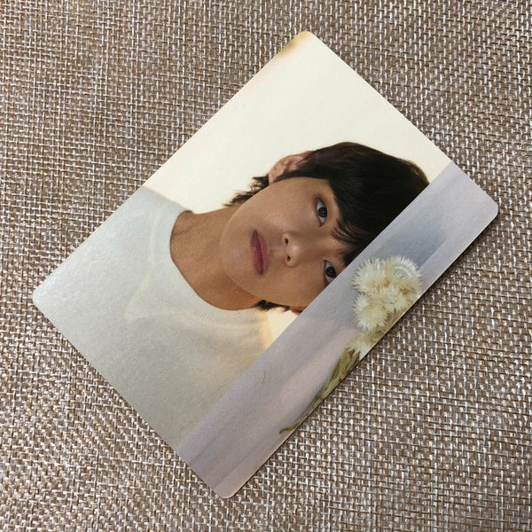 BTS V 2/8 [ Love Yourself World Tour ] Official Mini Photocard / New / Gift