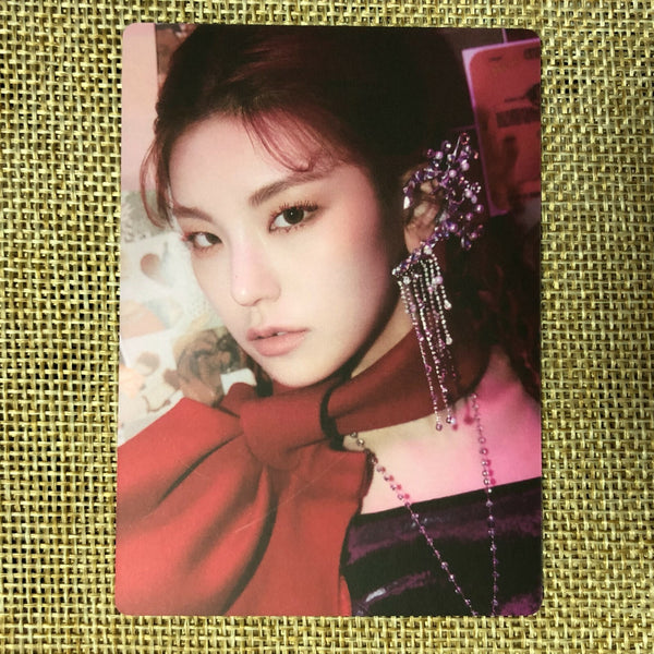 ITZY YEJI [ GUESS WHO ] Official Special Photocard / New / Gift