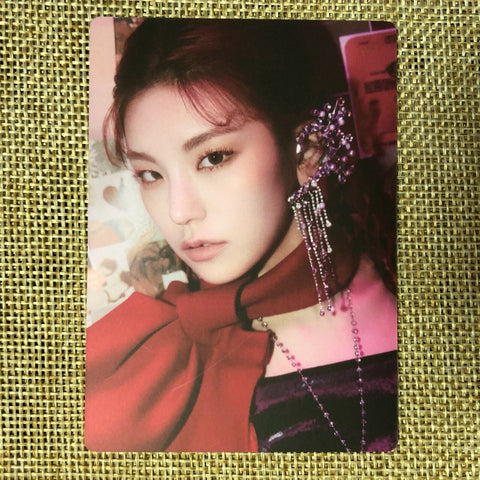 ITZY YEJI [ GUESS WHO ] Official Special Photocard / New / Gift