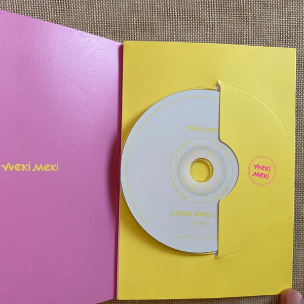 WEKI MEKI HAND SIGNED #2 [Lock End LOL] Promo 2nd Mini Album Autographed / Gift