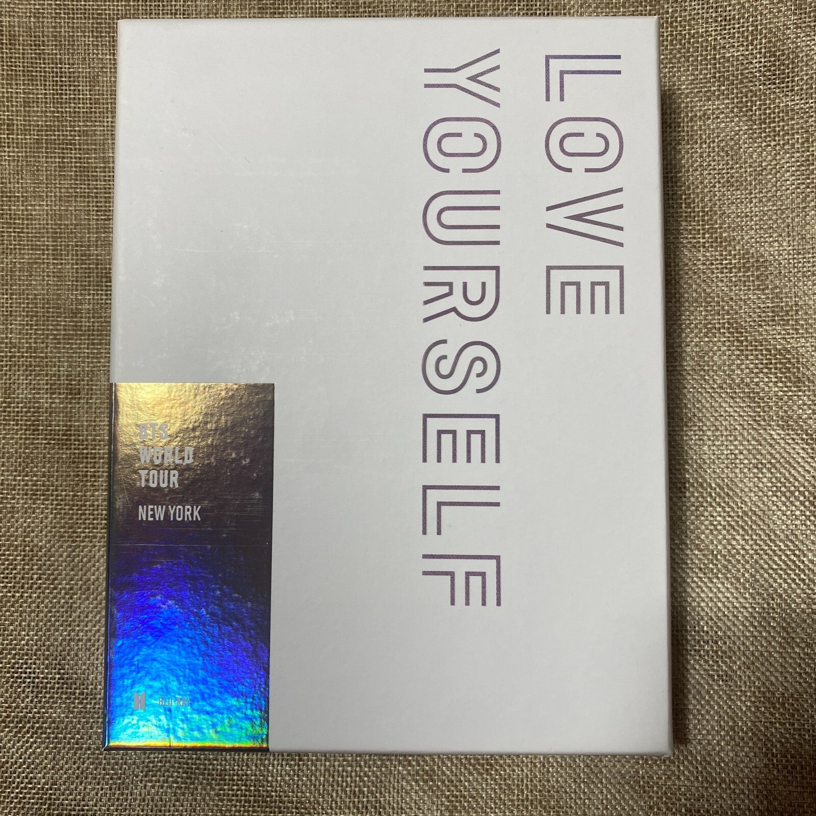BTS [Love Yourself New York] Blu-ray + Photobook + CD + Mini Poster / No PC /+G