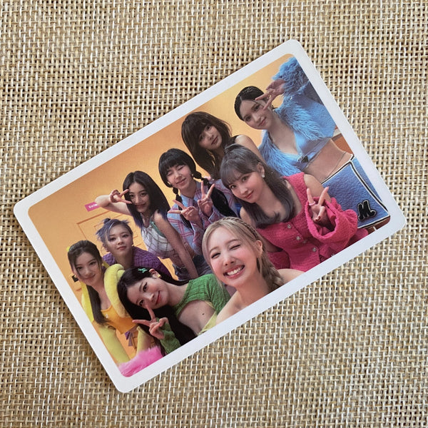 TWICE GROUP [ Between 1&2 POB Preorder benefit Official Photocard ] / NEW/+Gift