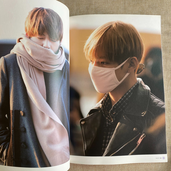 BTS V [ 2018 TAETAELAND 2nd Exhibition Photobook ] 100 pg / New / Gift