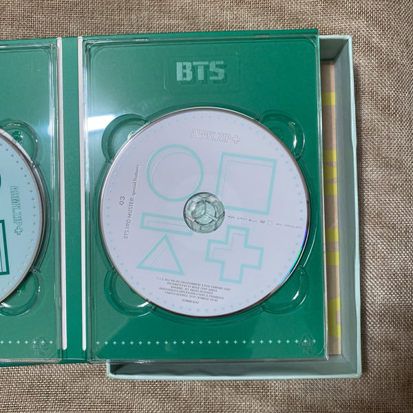 BTS 3rd Muster ARMY.ZIP DVD / 3 Disc Photobook, Story, Sticker, 2nd DVD Defectiv