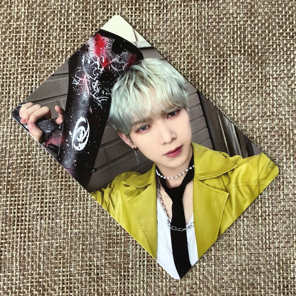 ATEEZ YEOSANG [THE WORLD EP.1 : MOVEMENT] Official Photocard, Diary Ver. / Gift