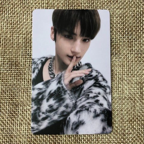 TXT HUENINGKAI [Minisode 2 Thursday's Child Soundwave] Official Photocard / Gift