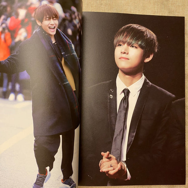 BTS V [INTO THE NEVERLAND Exhibition Photobook] TAETAELAND 144pg, 21x29 cm /+G