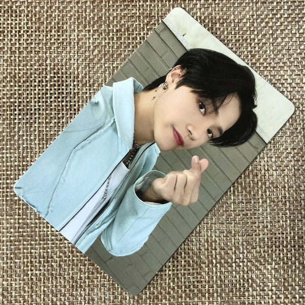 ATEEZ WOOYOUNG [THE WORLD EP.1 : MOVEMENT] Official Photocard, Diary Limited /+G