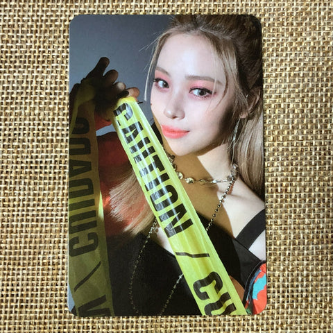 ITZY RYUJIN #3 [ GUESS WHO ] Official Special Photocard / New / Gift