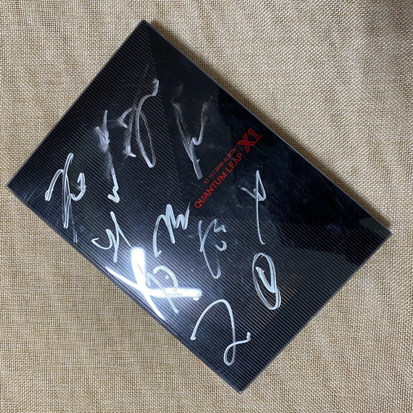 X1 #2 [QUANTUM LEAP] All Member Signed Autographed Promo Album with Goods / Mint