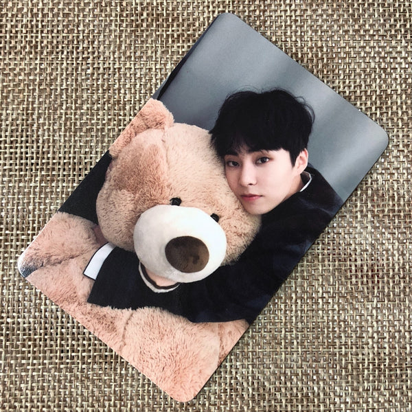 EXO XIUMIN #2 [2017 Winter Special Universe] Official Photocard / New, Rare /+G