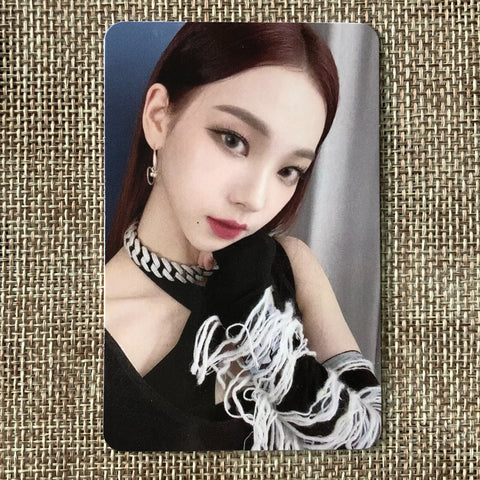 AESPA KARINA [ SAVAGE ] Official AR Photocard, P.O.S Ver / New / Gift
