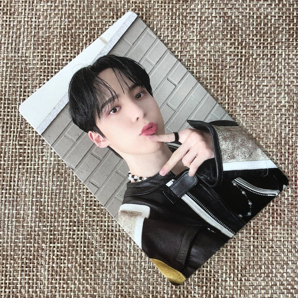 ATEEZ YUNHO [THE WORLD EP.1 : MOVEMENT] Official Photocard, Diary Ver / Gift