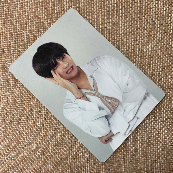 BTS V 6/8 [ Love Yourself World Tour ] Official Mini Photocard / New / Gift
