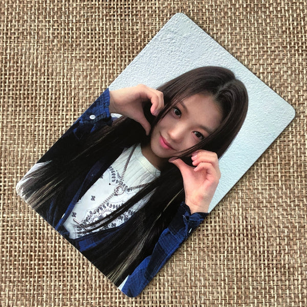 CLASS:Y RI WON [ LIVES ACROSS ] Official Photocard / New / Gift