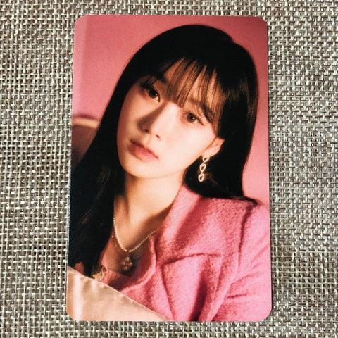 AESPA GISELLE [2022 Season's Greetings] Official Photopack Photocard / Gift