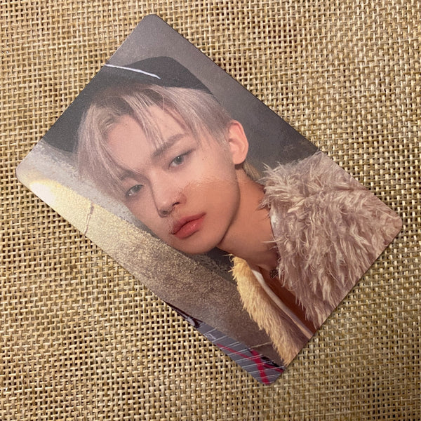 TXT YEONJUN [MINISODE 2 : Thursday's Child] Official Photocard, Mess Ver / Gift