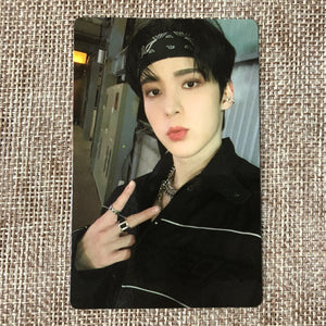 ATEEZ YUNHO [THE WORLD EP.1 : MOVEMENT] Official Photocard, Z Ver. / New / Gift