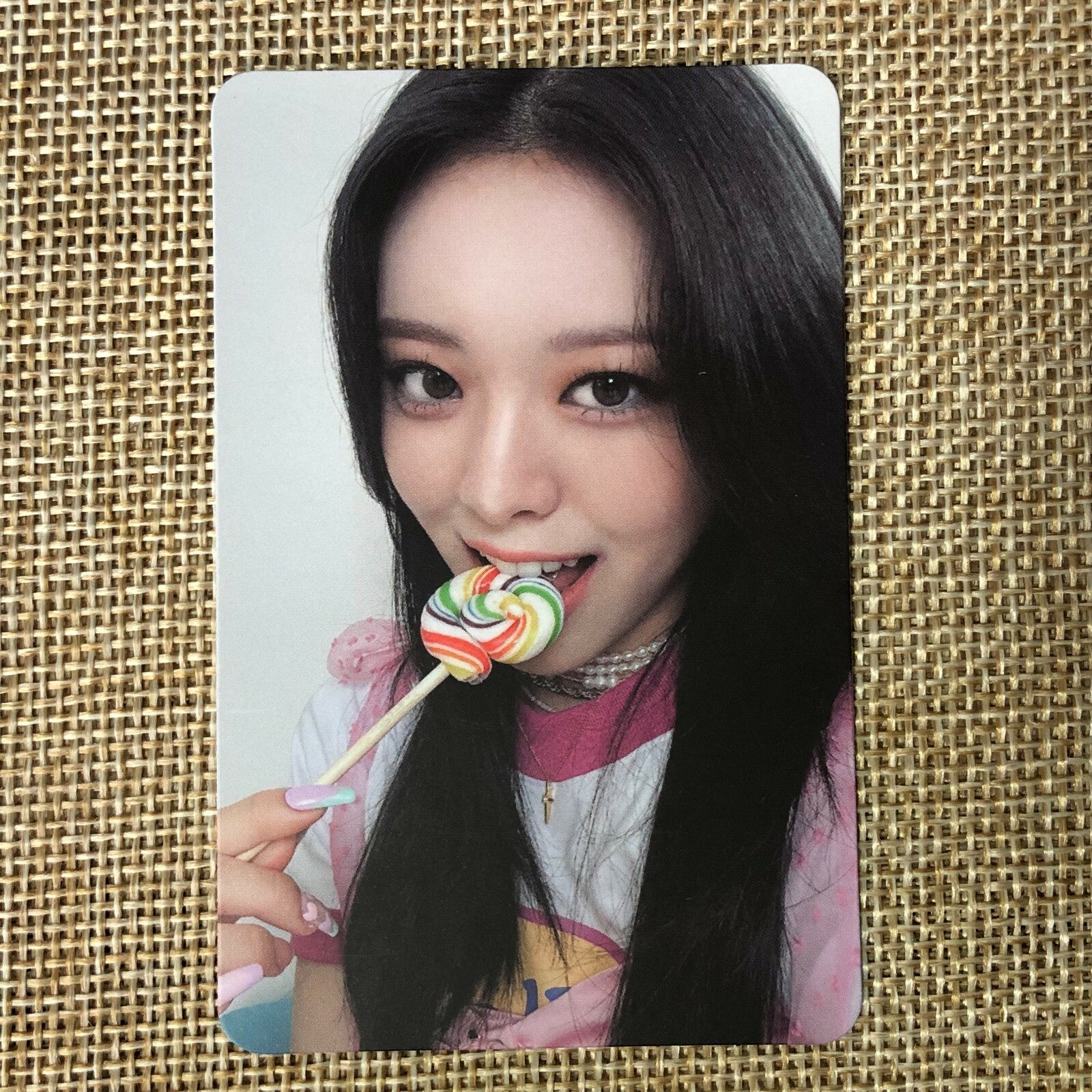 ITZY YUNA #6 [ CRAZY IN LOVE ] Official Photocard, 1st Album / New / Gift