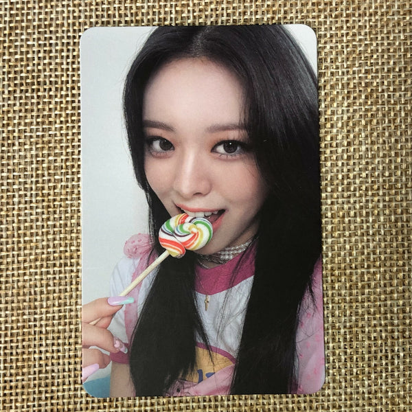 ITZY YUNA #6 [ CRAZY IN LOVE ] Official Photocard, 1st Album / New / Gift