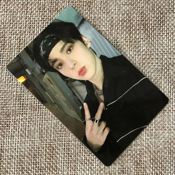 ATEEZ YUNHO [THE WORLD EP.1 : MOVEMENT] Official Photocard, Z Ver. / New / Gift