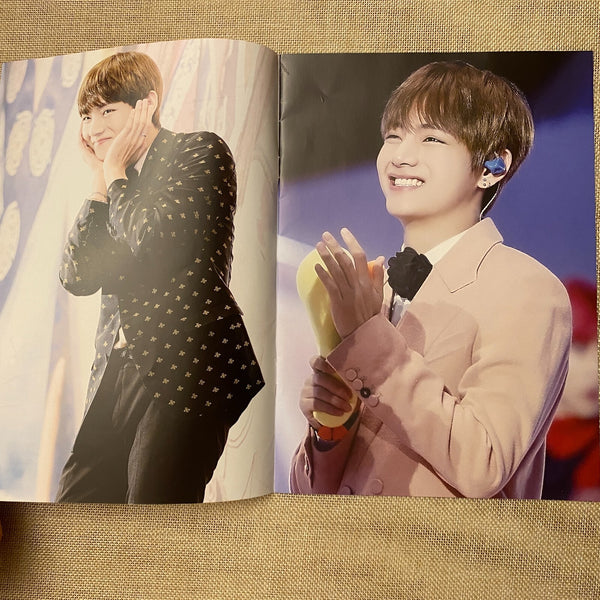 BTS V #2 [ FOREVER LOVE Exhibition ] Mini Photobook, 16 pg / New, Rare / Gift