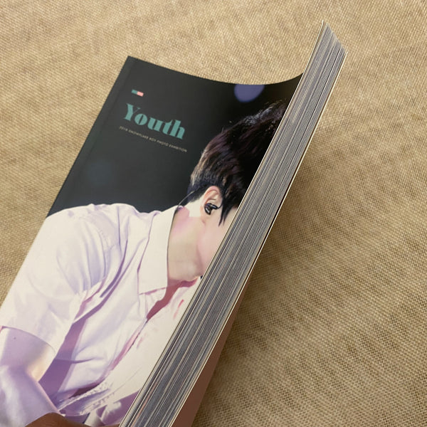 EXO SUHO [2018 YOUTH PHOTO Exhibition Photobook] Snowflake Boy, 100p / Gift