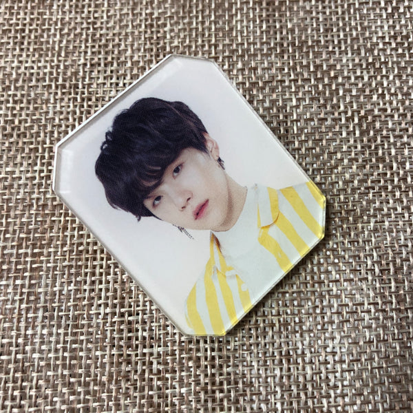 BTS SUGA [ Love Yourself Concert ] Official Acrylic Badge / New / Gift