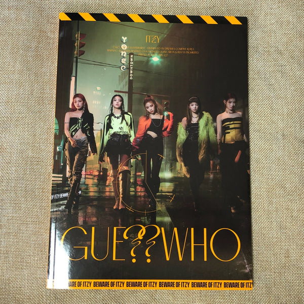 ITZY [ GUESS WHO Album Photobook + CD ] Day Day&Night Night Ver. NO PC / New /+G