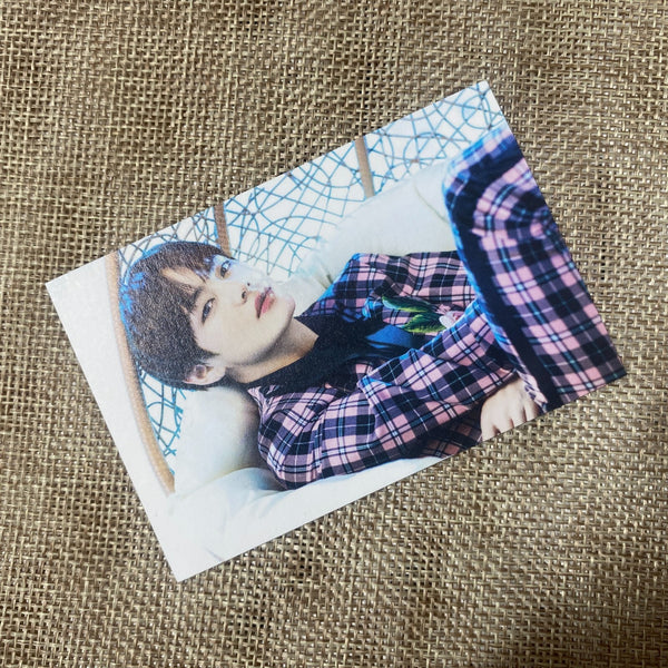 BTS V 8/8 [The Wings Tour 2017 Live Trilogy] Official Mini Photocard / Gift