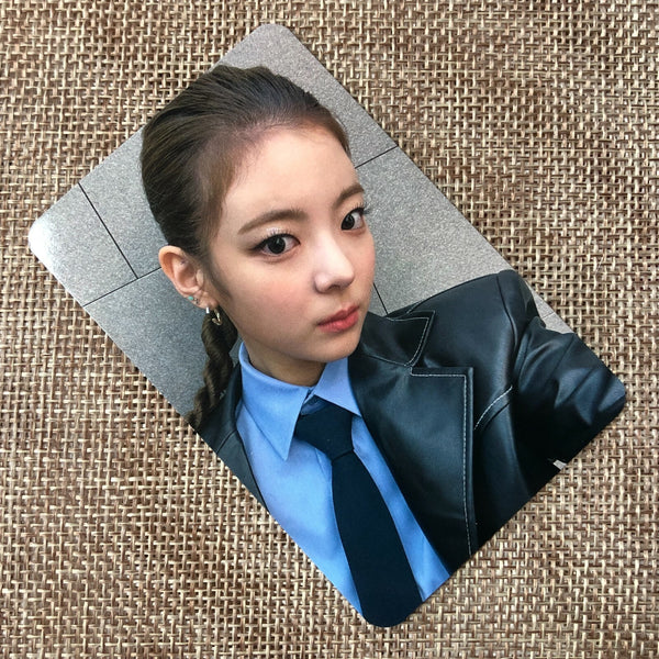ITZY LIA [ GUESS WHO Soundwave POB ] Official Photocard / New / Gift