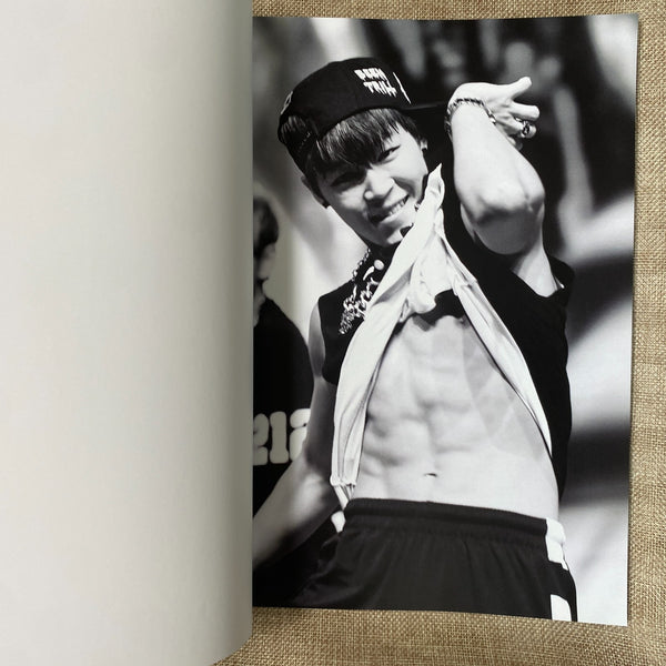 BTS JIMIN [ MOON Exhibition Photobook ] 160 pg, 21x30 cm/New, Rare / Gift