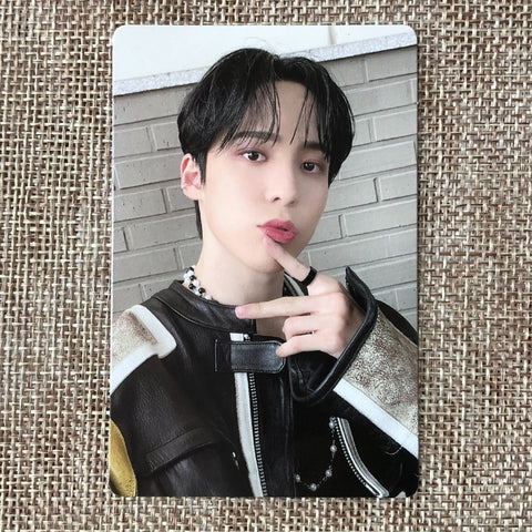 ATEEZ YUNHO [THE WORLD EP.1 : MOVEMENT] Official Photocard, Diary Ver / Gift