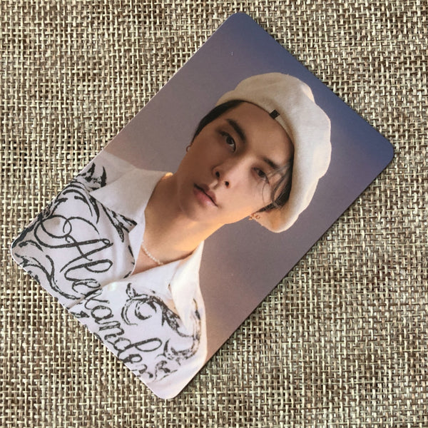 NCT 127 JOHNNY [2023 Season's Greetings SM Benefit] Official Photocard / Gift