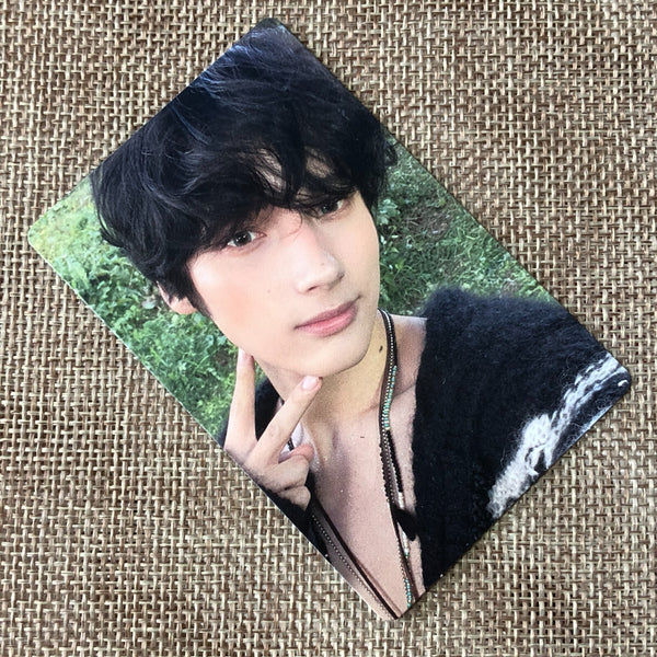 TXT HUENINGKAI [THE NAME CHAPTER TEMPTATION] Official Photocard, Daydream / Gift