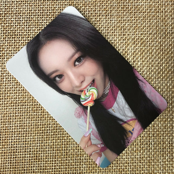 ITZY YUNA #6 [ CRAZY IN LOVE ] Official Photocard, 1st Album / New / Gift