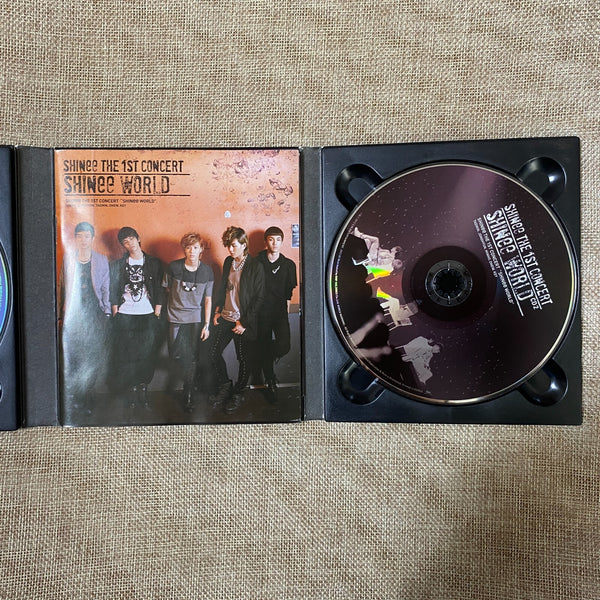 SHINEE [The 1st Concert SHINEE WORLD] CD Set, 2 Discs + Photobook / Good / Gift